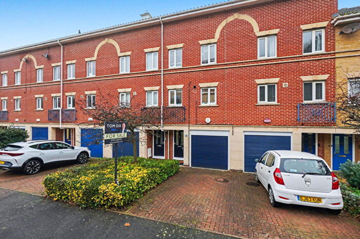 4 Bedroom Terraced House For Sale In Applecross Close, The Esplanade, Rochester, ME1