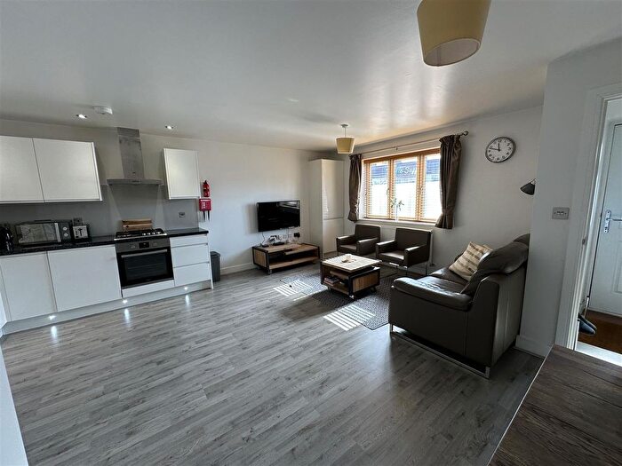 1 Bedroom Flat To Rent In Fully Furnished, Luxurious Flat, GU14