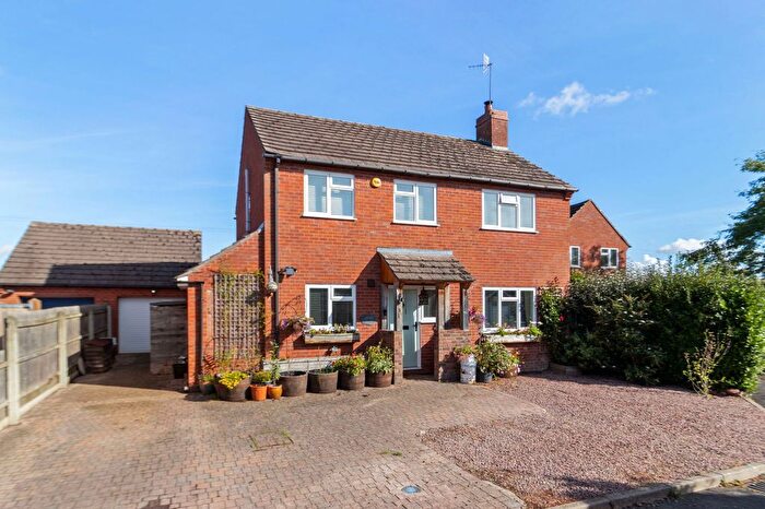 4 Bedroom Detached House For Sale In Willow Close, Upton-Upon-Severn, Worcestershire, WR8