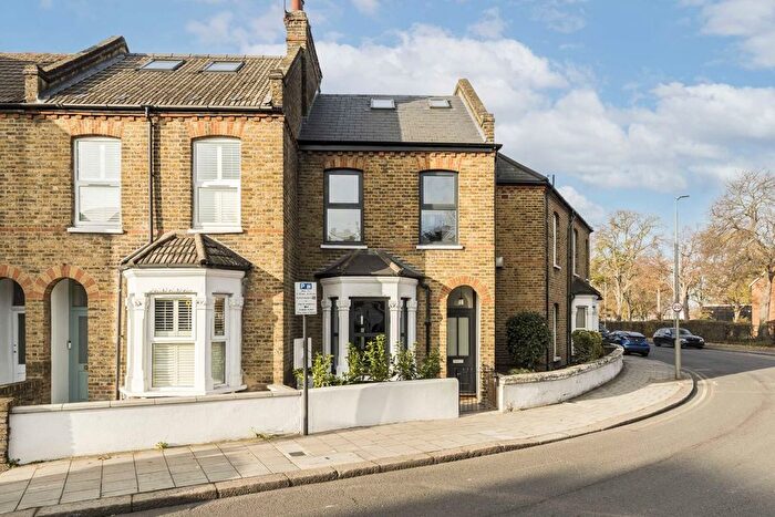 4 Bedroom Property To Rent In Aboyne Road, Earlsfield, SW17