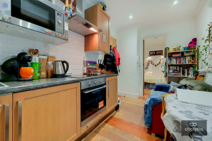 Apartment To Rent In Osprey Court, Star Place, London, E1W