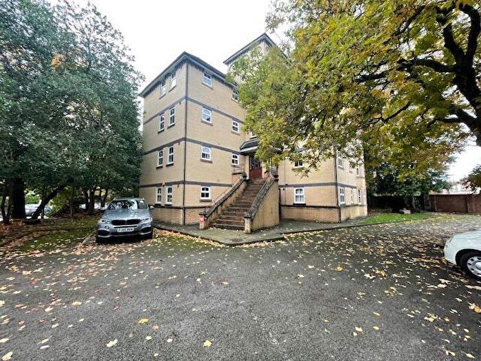 2 Bedroom Apartment To Rent In Livingston Drive, Liverpool., L17