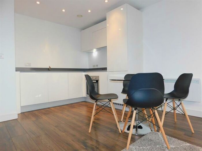 1 Bedroom Apartment To Rent In Broadway Residences, Broad Street, Birmingham, B15
