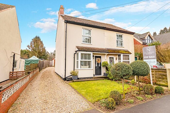 4 Bedroom Semi Detached House For Sale In Norwich Road, Fakenham, Norfolk, NR21