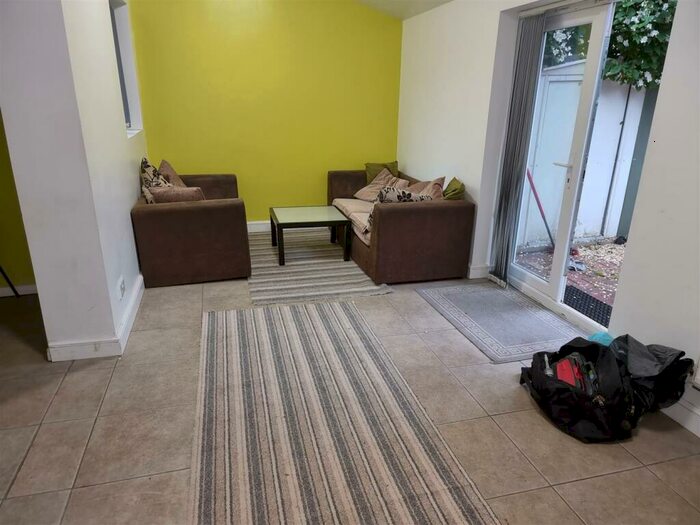 4 Bedroom Terraced House To Rent In Cadleigh Gardens, Harborne, Birmingham, B17