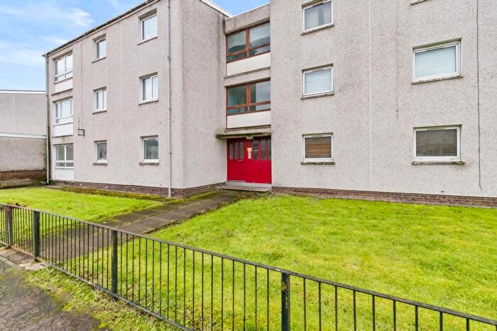 2 Bedroom Flat For Sale In Carnwadric Road, Thornliebank, G46
