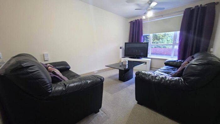 1 Bedroom Flat For Sale In Ibscott Close, Dagenham, RM10