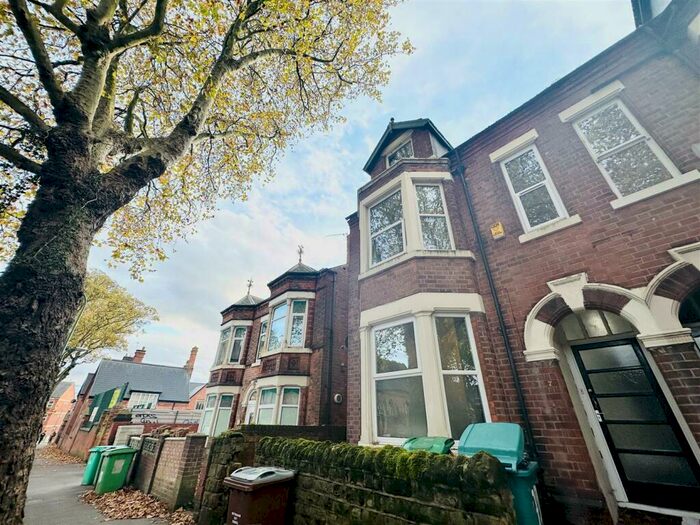 6 Bedroom House To Rent In Lenton Boulevard, Nottingham, NG7