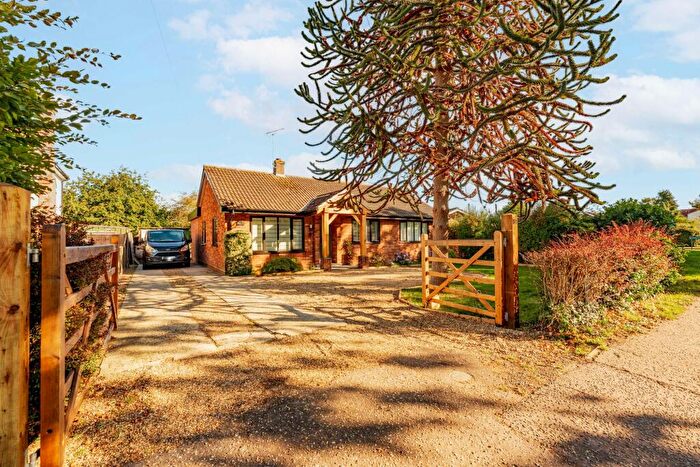 4 Bedroom Detached Bungalow For Sale In Dereham Road, Mattishall, NR20