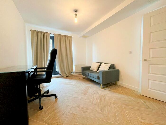 1 Bedroom Flat To Rent In Hogg Lane, Grays, RM17