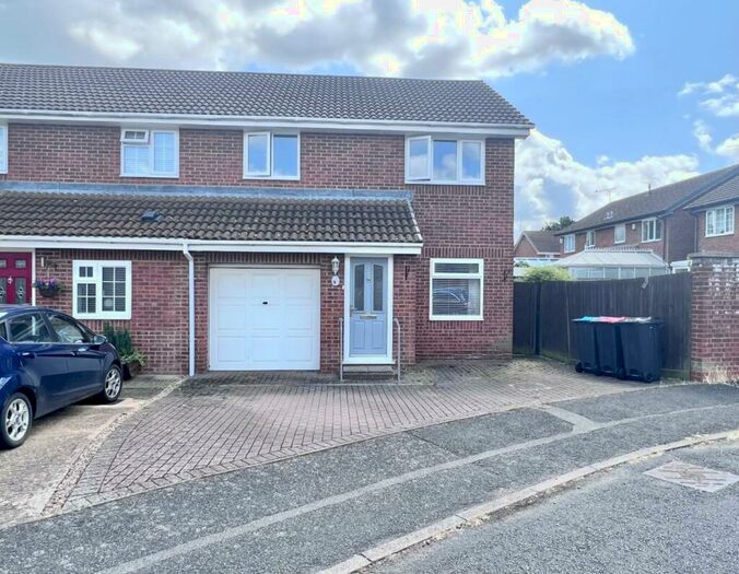 3 Bedroom Semi-Detached House To Rent In Friary Gardens, Newport Pagnell, MK16