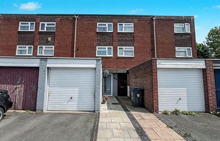 3 Bedroom Terraced House For Sale In Bridge Croft, Balsall Heath, B12