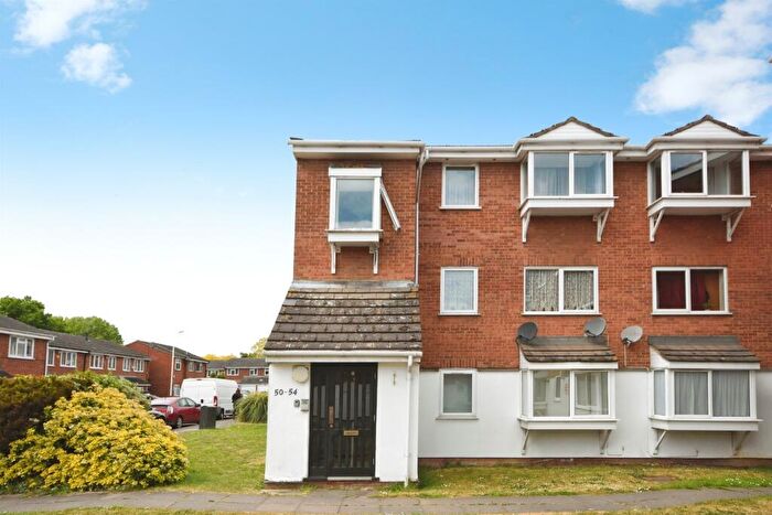 2 Bedroom Apartment For Sale In Braithwaite Avenue, Romford, RM7