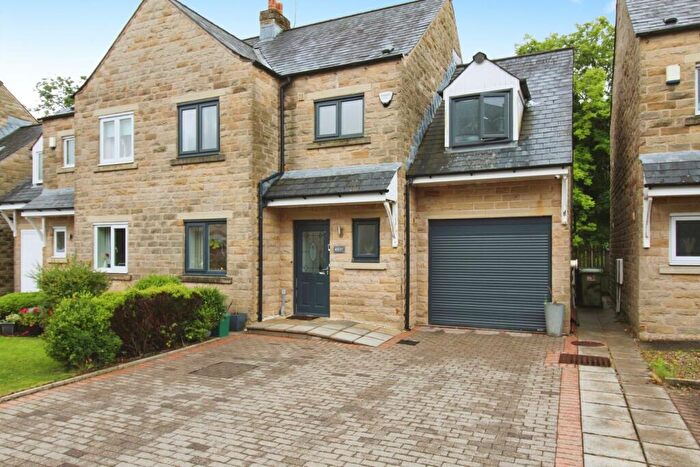 4 Bedroom Semi-Detached House For Sale In Wycoller View, Colne, Lancashire, BB8