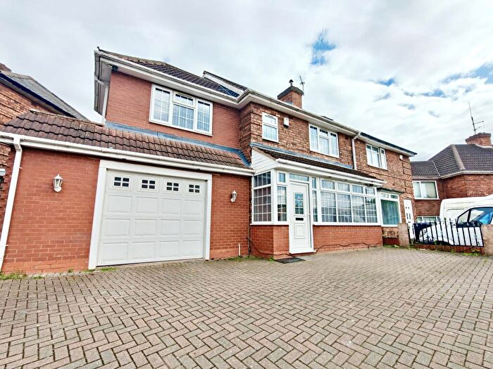 5 Bedroom Semi-Detached House To Rent In Wardend Road, Birmingham, B8