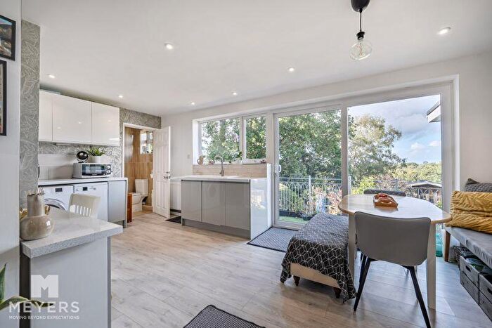 4 Bedroom Detached House For Sale In Central Avenue, Corfe Mullen, BH21