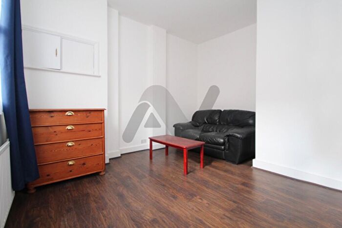 4 Bedroom Terraced House To Rent In Riversdale Road, London, N5