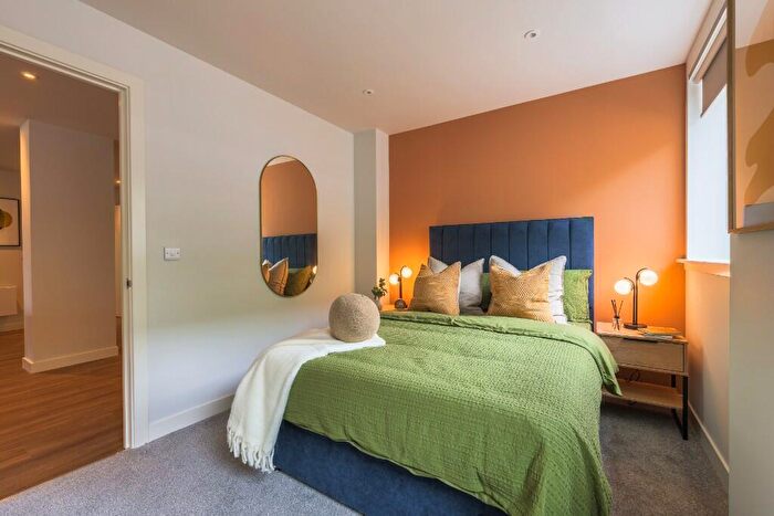2 Bedroom Apartment To Rent In Dalian, St. Vincent Street, Glasgow, G3