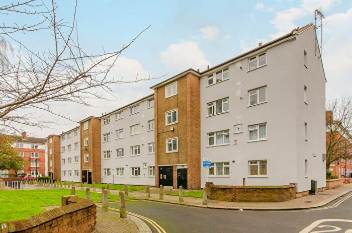 2 Bedroom Flat To Rent In Burton House, Bermondsey, London, SE16