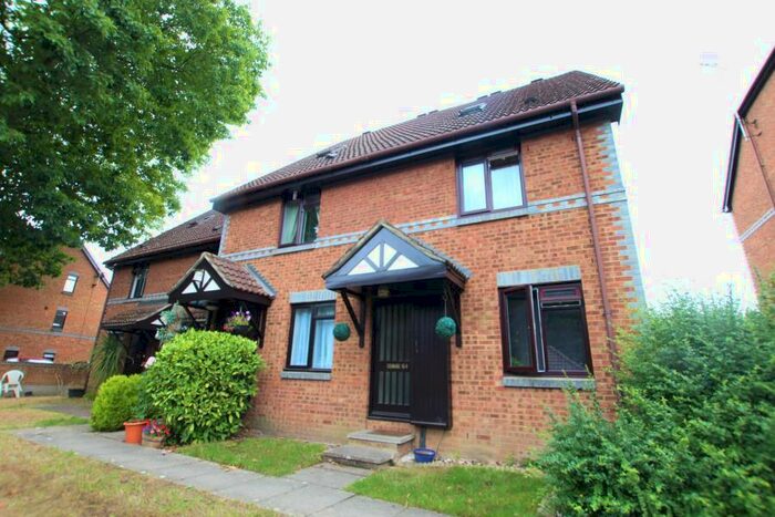 2 Bedroom Maisonette To Rent In Woking, GU22