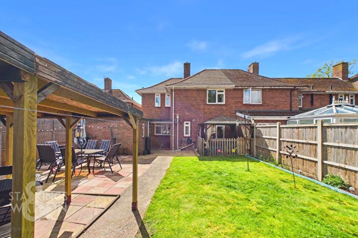 3 Bedroom End Of Terrace House For Sale In Ambleside Close, West Earlham, Norwich, NR5