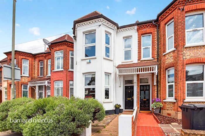3 Bedroom Terraced House For Sale In Long Lane, London, N3