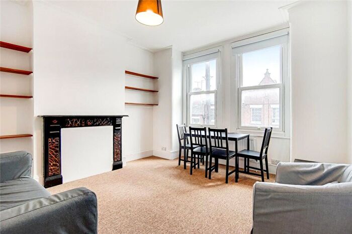 2 Bedroom Flat To Rent In Theatre Street, The Shaftesbury Estate, SW11