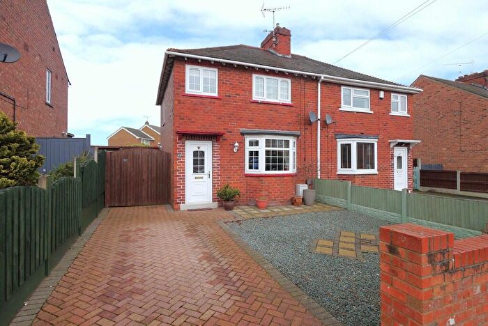 3 Bedroom Semi-Detached House For Sale In King Edward Road, Tickhill, Doncaster, DN11