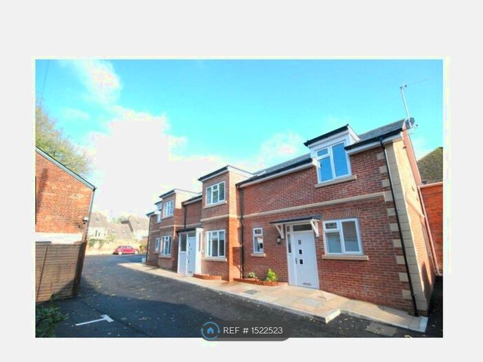 2 Bedroom Flat To Rent In The Hundred, Romsey, SO51