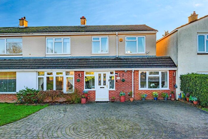 4 Bedroom Detached House For Sale In Chambersbury Lane, Hemel Hempstead, HP3