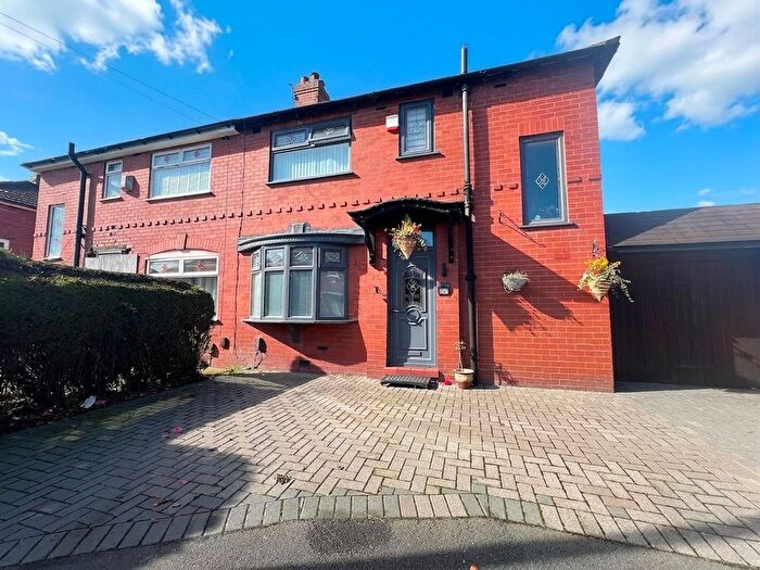 3 Bedroom Semi Detached House For Sale In Elsinore Avenue, Irlam, M44