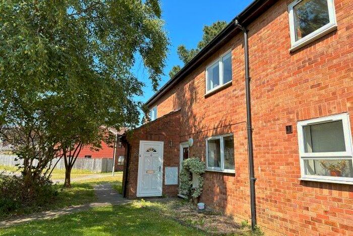 1 Bedroom Flat To Rent In Thorncombe Close, Poole, BH17