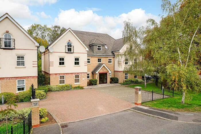 2 Bedroom Flat For Sale In Chestnut Ct, Comerford Way, Winslow. Bucks., MK18