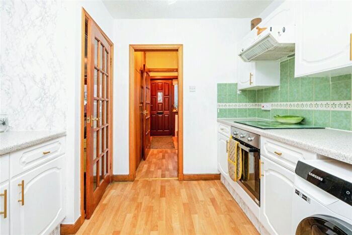 2 Bedroom Terraced House For Sale In Chapelfauld Green, Dunfermline, KY11