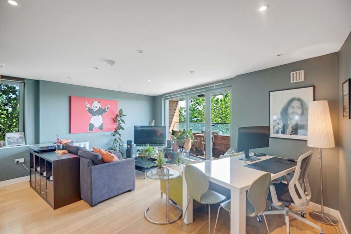 2 Bedroom Flat To Rent In Jamaica Road, Bermondsey, SE1