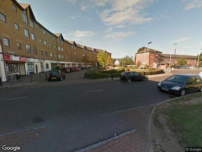 2 Bedroom Flat To Rent In Comer Crescent, Southall, UB2