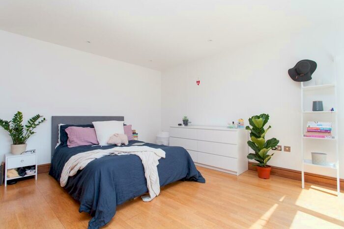 2 Bedroom Flat To Rent In Glassworks, Basing Place, Shoreditch, E2
