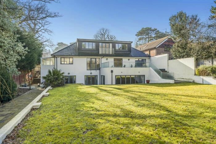 5 Bedroom Detached House To Rent In Lime Grove, London, N20