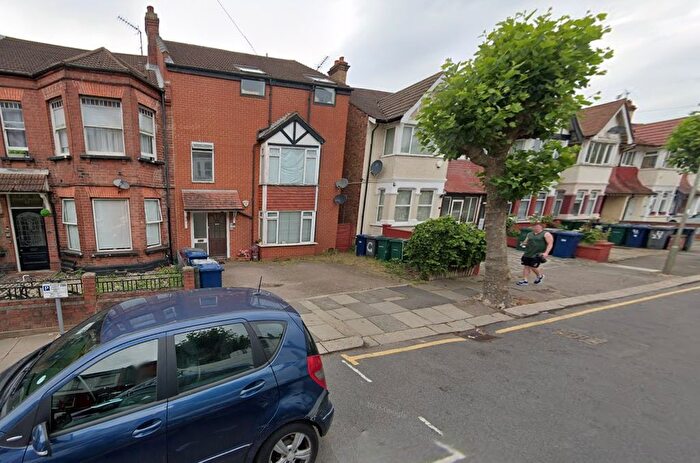 Property To Rent In Mount Road, London, NW4