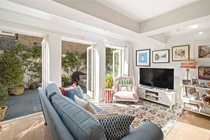 2 Bedroom Apartment For Sale In Leathwaite Road, SW11