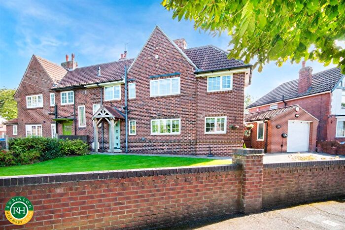 3 Bedroom Semi Detached House For Sale In The Grove, Doncaster, DN2
