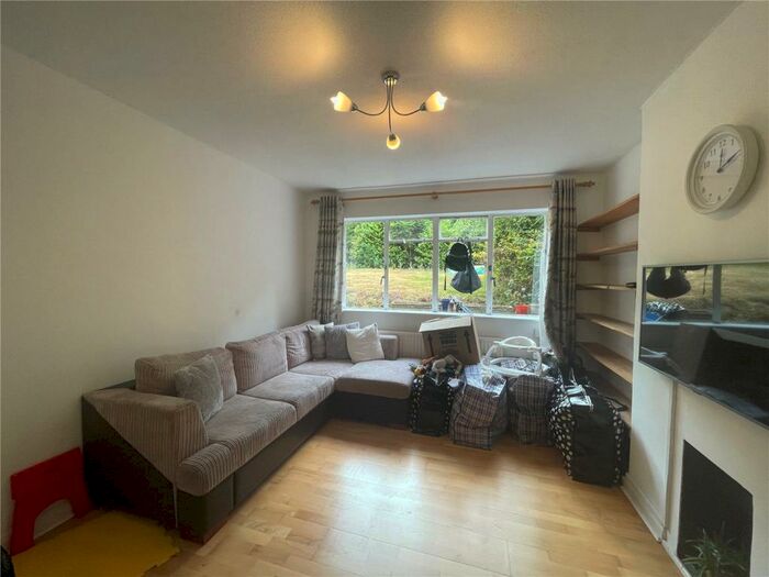 1 Bedroom Apartment To Rent In Crescent Road, London, N8
