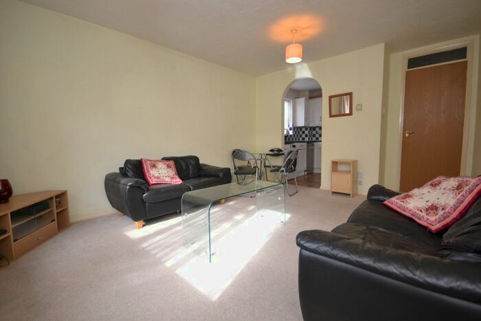 1 Bedroom Flat To Rent In Granby Court, Reading, Berkshire, RG1