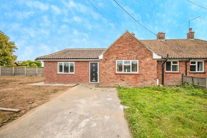 3 Bedroom Semi-Detached Bungalow For Sale In Park Lane, Kirton, Ipswich, IP10