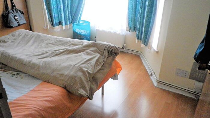 1 Bedroom Terraced House To Rent In Belgrave Road, Cranbrook, Ilford, IG1