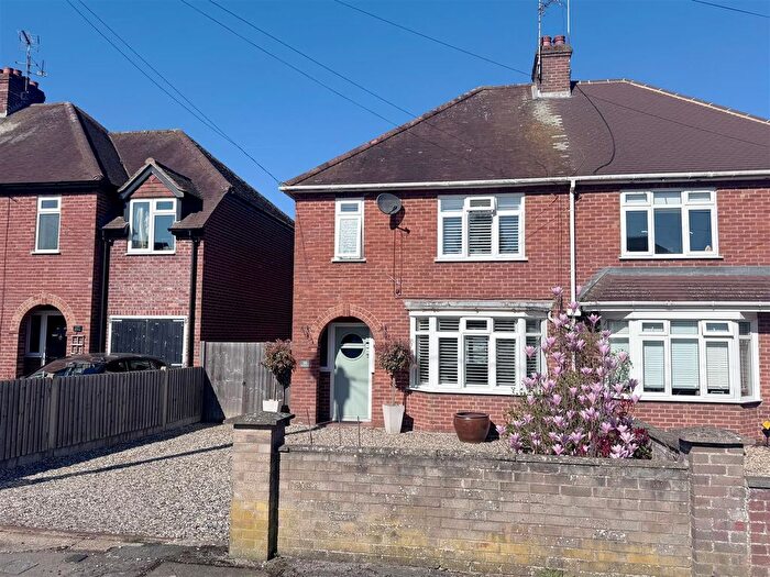 3 Bedroom Semi Detached House For Sale In Bartlemy Road, Newbury, RG14