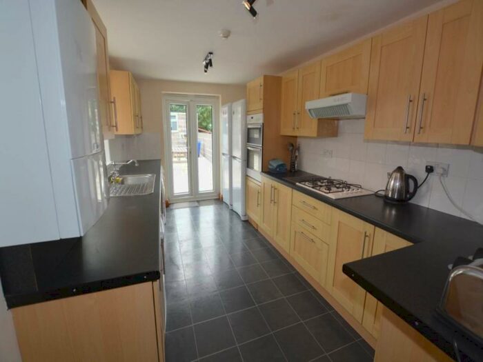 6 Bedroom House To Rent In Minny Street, Cathays, Cardiff, CF24