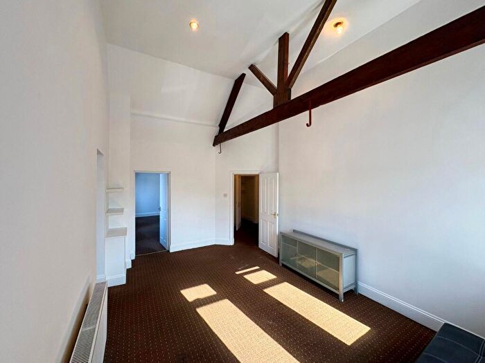 2 Bedroom Flat To Rent In Derby Street, Burton-on-Trent, Staffordshire, DE14