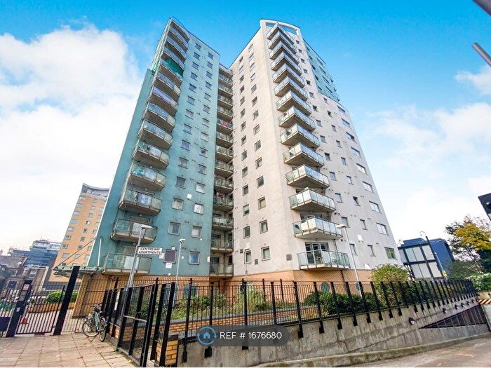 2 Bedroom Flat To Rent In City View, Ilford, IG1