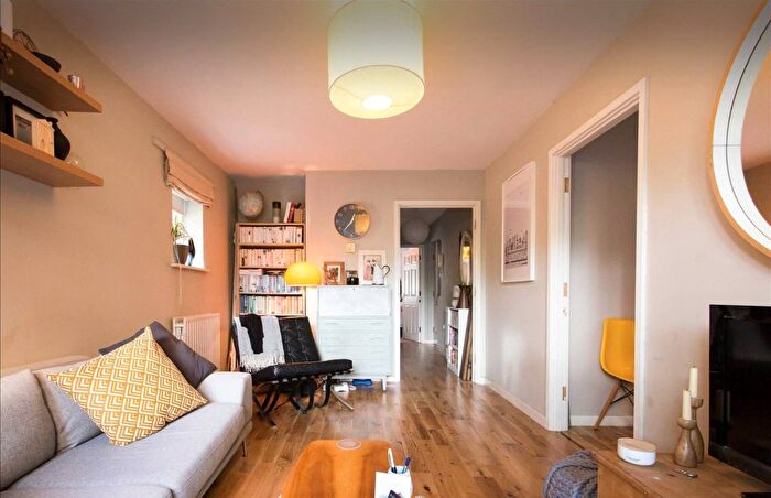 1 Bedroom Flat For Sale In Bailey Mews, London, SW2